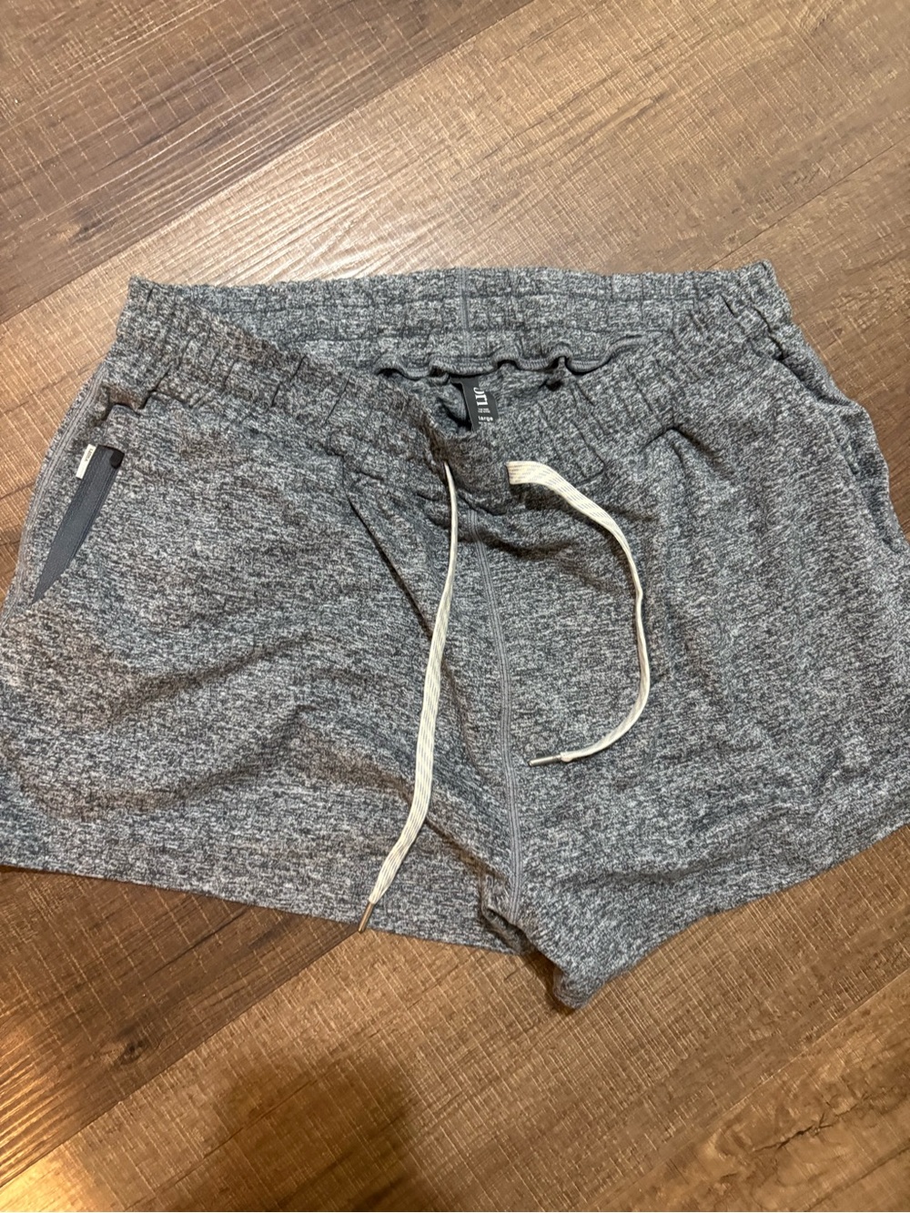 Vuori - Women’s Gray Heather Knit Drawstring Shorts